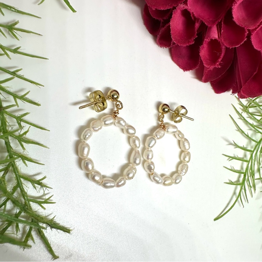 NEW⚜️Freshwater Pearl Beaded Hoop Earrings - Picture 2 of 4